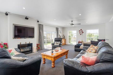 Photo of property in 16 Leeward Drive, Whitianga, 3510
