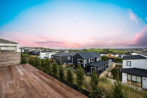 Photo of property in 15 Kumukumu Road, Long Bay, Auckland, 0630