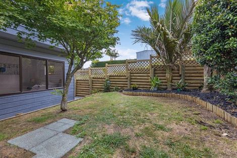 Photo of property in 2/54 Alexander Street, Cockle Bay, Auckland, 2014