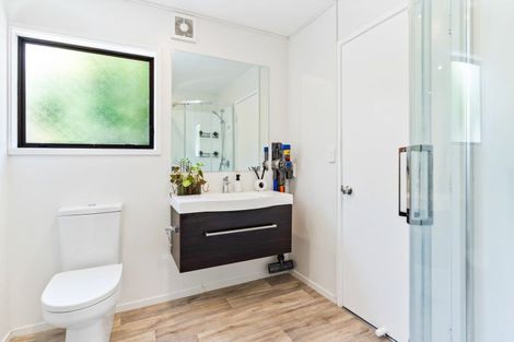 Photo of property in 2/88 Lauderdale Road, Birkdale, Auckland, 0626