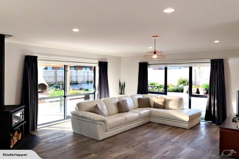 Photo of property in 17 Kauri Drive, Waiuku, 2123