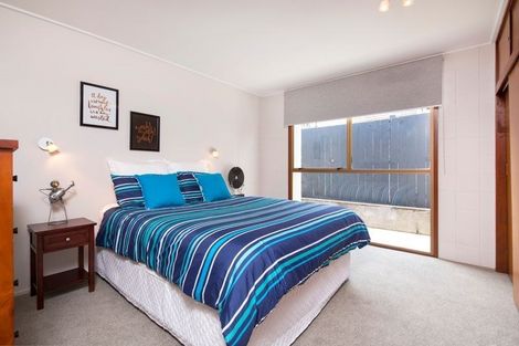 Photo of property in 33 The Crest, Sunnyhills, Auckland, 2010