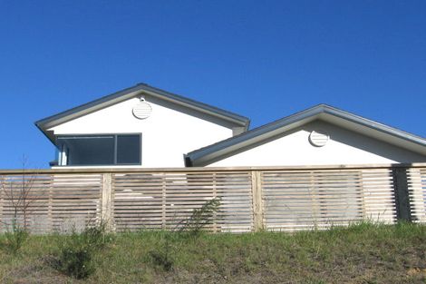 Photo of property in 104 Knights Road, Rothesay Bay, Auckland, 0630