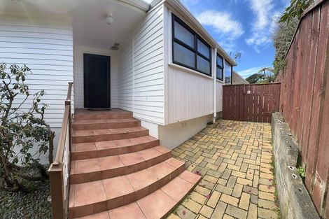 Photo of property in 20 Oswald Crescent, Paparangi, Wellington, 6037