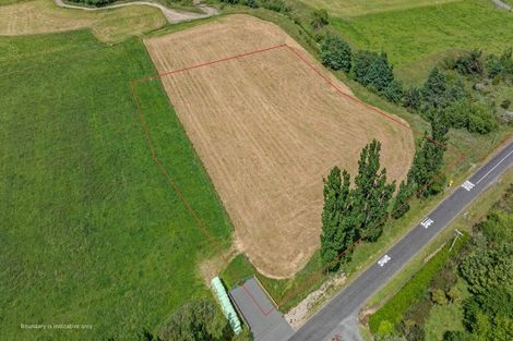 Photo of property in 15 Junction Road, Halcombe, 4777