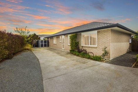 Photo of property in 62 Sunstone Crescent, Brown Owl, Upper Hutt, 5018