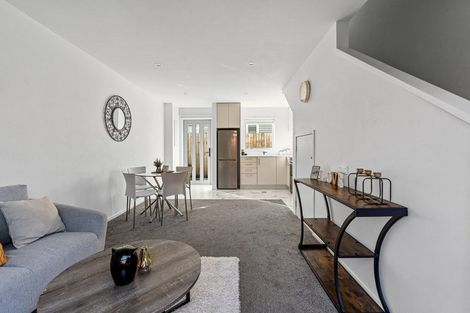 Photo of property in 4/8 Yeovil Road, Te Atatu Peninsula, Auckland, 0610