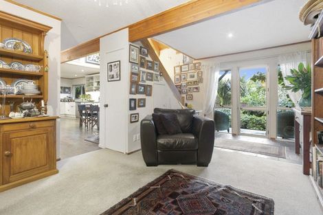 Photo of property in 13 Bush Road, Waiatarua, Auckland, 0604