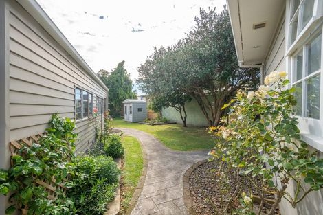 Photo of property in 86 Ruamahanga Crescent, Terrace End, Palmerston North, 4410