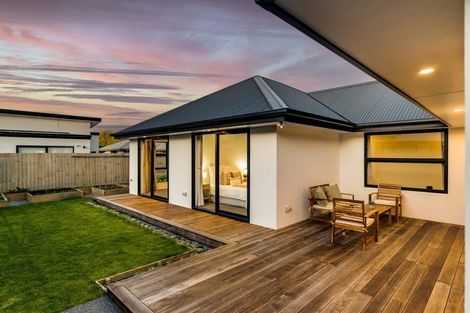 Photo of property in 5 Olearia Lane, Halswell, Christchurch, 8025