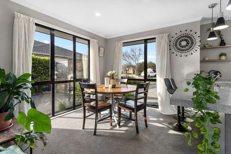 Photo of property in 29 Mataroa Place, Parklands, Christchurch, 8083