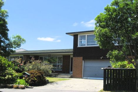 Photo of property in 2 Larkhill Place, Russley, Christchurch, 8042