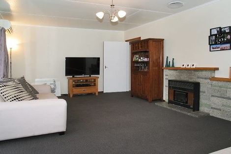 Photo of property in 32 Leadley Lane, Tawa, Wellington, 5028