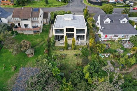 Photo of property in 142 Winara Avenue, Waikanae, 5036