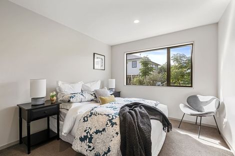 Photo of property in 33 Kilkelly Avenue, Pinehill, Auckland, 0632