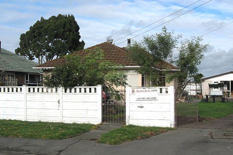 Photo of property in 131 Sawyers Arms Road, Northcote, Christchurch, 8052
