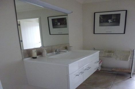 Photo of property in 33 Whakatomo Place, Havelock North, 4130