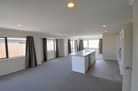 Photo of property in 66 Shillingford Boulevard, Rolleston, 7615