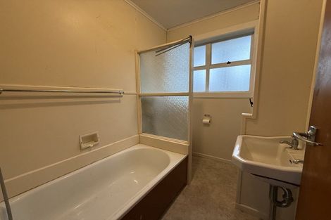 Photo of property in 12d Dawn Place, Te Atatu South, Auckland, 0610
