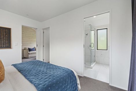 Photo of property in 6 Honnor Place, Hurdon, New Plymouth, 4310