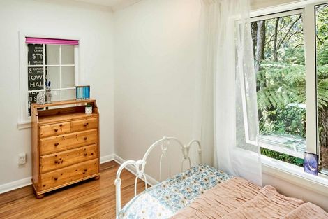 Photo of property in 35 Walter Road, Lowry Bay, Lower Hutt, 5013