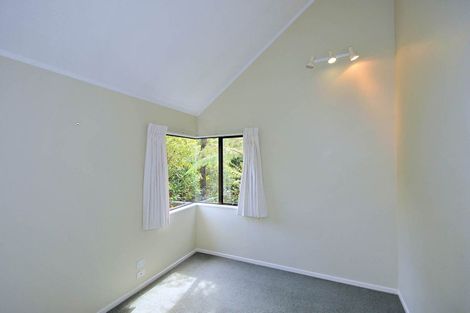 Photo of property in 2/8 Gray Crescent, Torbay, Auckland, 0630