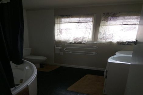 Photo of property in 324 Rangatira Road, Beach Haven, Auckland, 0626