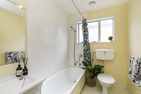 Photo of property in 5/171 Queens Drive, Lyall Bay, Wellington, 6022