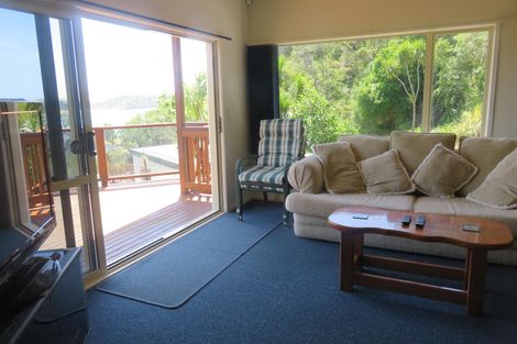 Photo of property in 13 Bush Point Road, Cable Bay, 0420