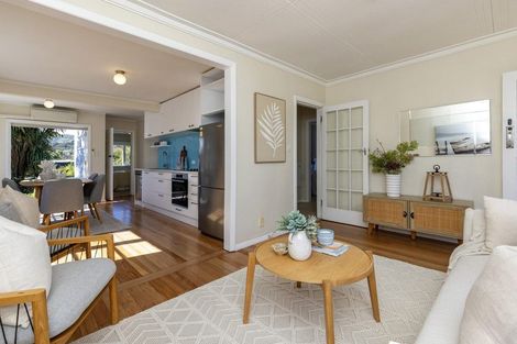 Photo of property in 5 Dale Road, Raumati South, Paraparaumu, 5032