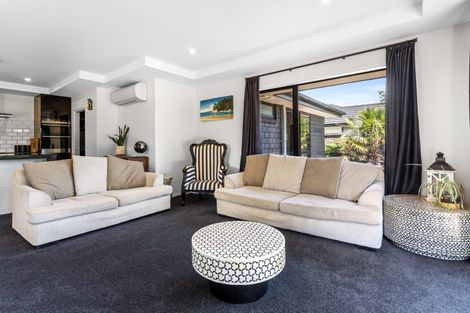 Photo of property in 11 Woodlaw Crescent, Prebbleton, 7604