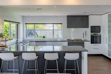 Photo of property in 8 Petrel Close, Paraparaumu Beach, Paraparaumu, 5032