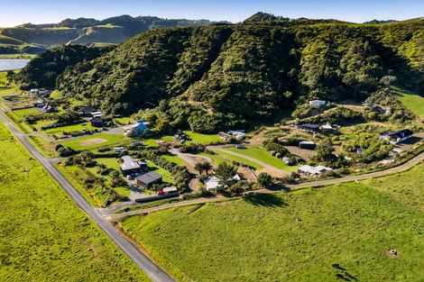 Photo of property in 173 Te Mahoe Road, Mokau, 4376