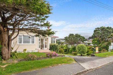 Photo of property in 22 Pokohiwi Road, Normandale, Lower Hutt, 5010