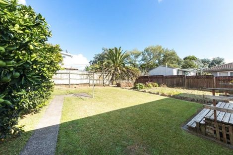 Photo of property in 61 Ennis Avenue, Pakuranga Heights, Auckland, 2010