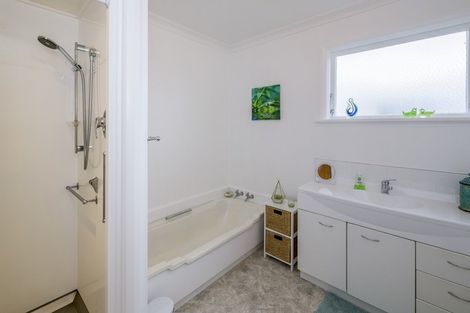 Photo of property in 17 Burn Street, Levin, 5510