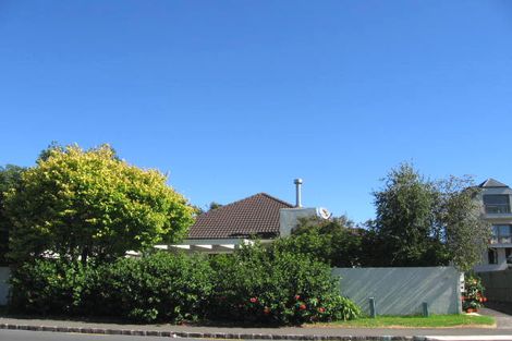 Photo of property in 2/36 Kitchener Road, Milford, Auckland, 0620