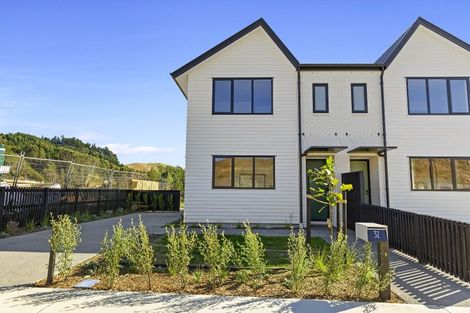 Photo of property in 32 Turtleback Avenue, Whitby, 5024