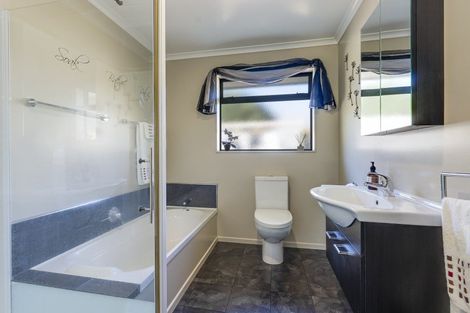 Photo of property in 16 Monaco View, Stoke, Nelson, 7011