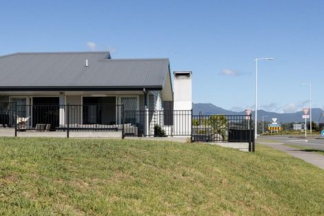 Photo of property in 30 Ridge Drive, Omokoroa, 3114