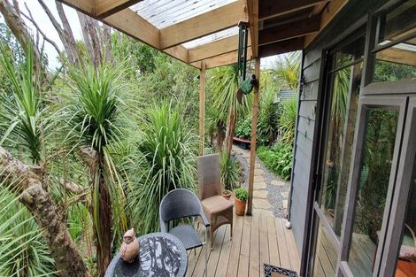 Photo of property in 22 Lorenzen Bay Road, Raglan, 3225