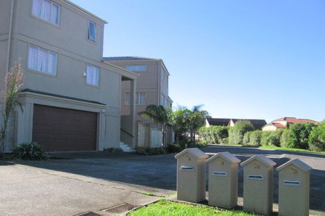 Photo of property in 8a Belle Verde Drive, Sunnynook, Auckland, 0630