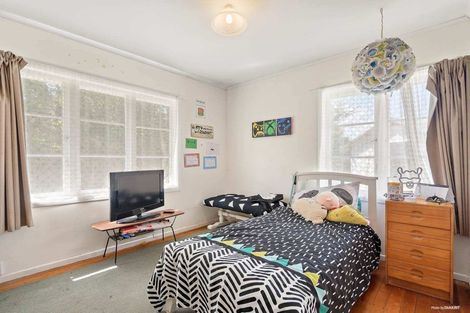 Photo of property in 70 Smythe Road, Henderson, Auckland, 0612