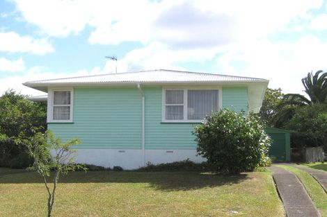 Photo of property in 37 Crocombe Crescent, Beach Haven, Auckland, 0626