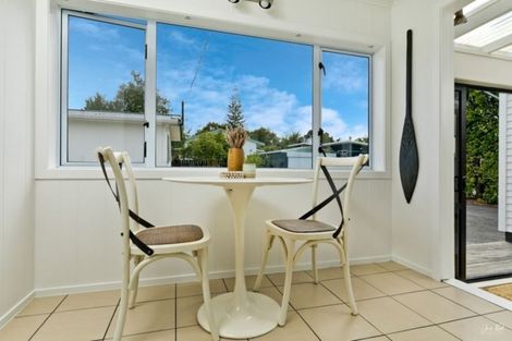 Photo of property in 23 Zealandia Road, Manly, Whangaparaoa, 0930