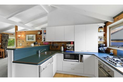 Photo of property in 8 Chestnut Grove, Maungaraki, Lower Hutt, 5010