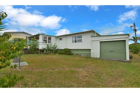 Photo of property in 998 Whangaparaoa Road, Tindalls Beach, Whangaparaoa, 0930