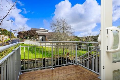 Photo of property in 5/4 John Jennings Drive, Oteha, Auckland, 0632