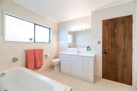 Photo of property in 1/30 Quebec Road, Milford, Auckland, 0620