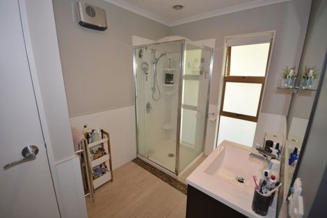 Photo of property in 17a Matenga Street, Waikanae, 5036